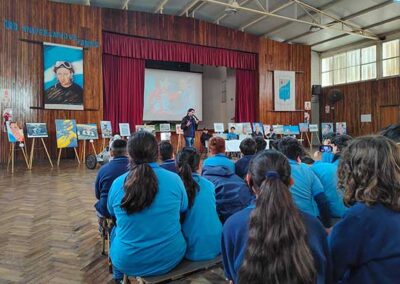 FUEL-ART, muestra de Arte y charla a cargo de Mauricio “Damon” Gallardo, en la EEST N°15 “Fundación Fangio”